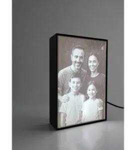3D Işıklı Litofan Fotoğraf Çerçevesi & Gece Lambası – Kişiye Özel Hatıra